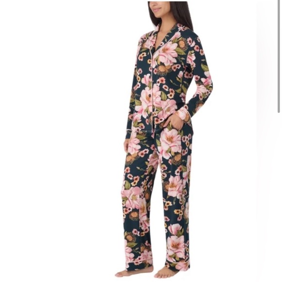 Room Service Ladies' Shawl Collar Pajamas - Picture 3 of 8